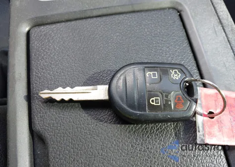 2014 Ford Mustang V6 из США, поврежденный, VIN 1ZVBP8AM2E5229808